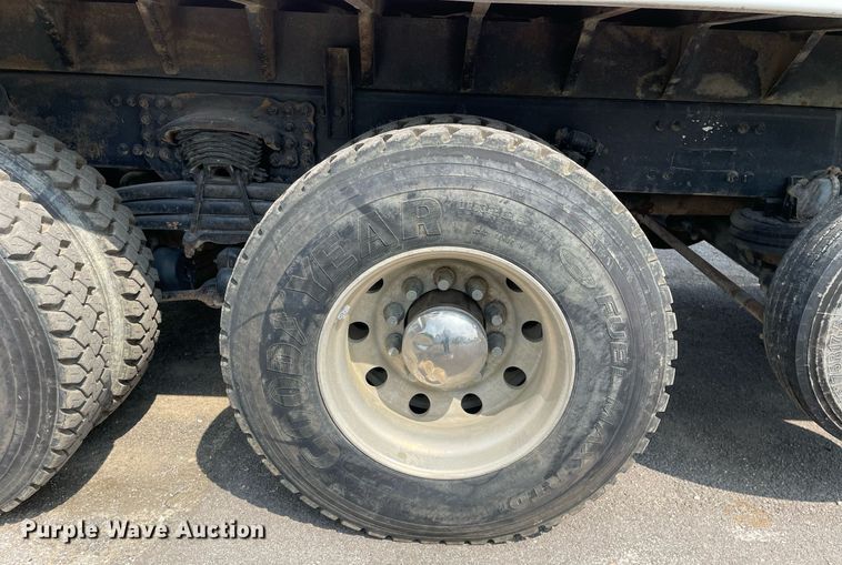 image for item LJ9686 2007 Freightliner Business Class M2  dump truck