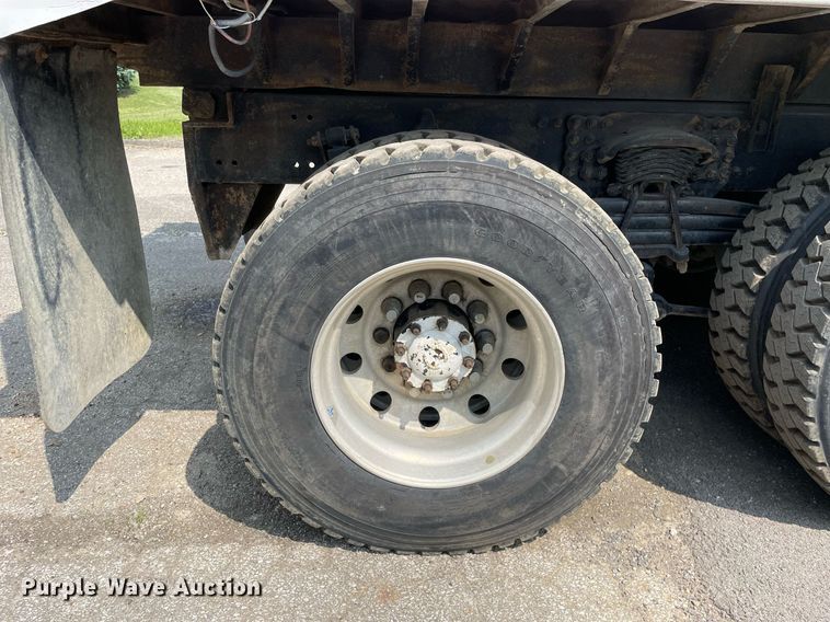 image for item LJ9686 2007 Freightliner Business Class M2  dump truck