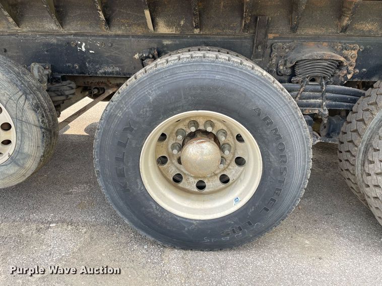 image for item LJ9686 2007 Freightliner Business Class M2  dump truck