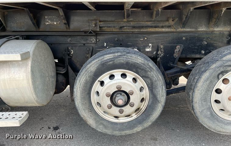 image for item LJ9686 2007 Freightliner Business Class M2  dump truck