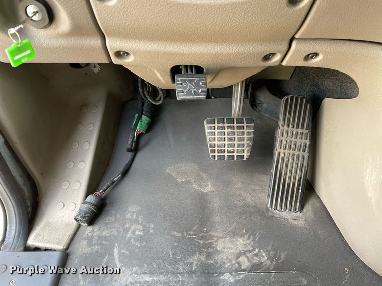 image for item LJ9687 2016 Freightliner Cascadia 125  semi truck