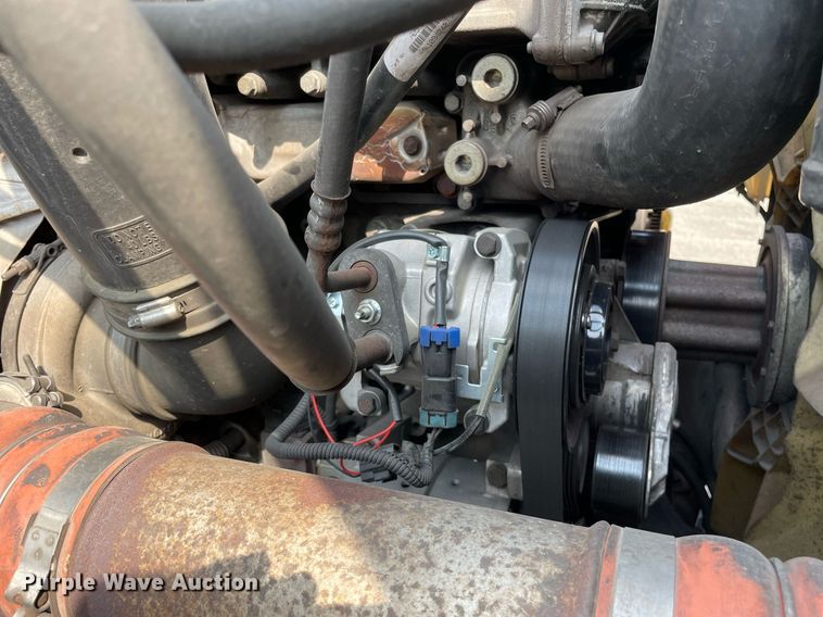 image for item LJ9687 2016 Freightliner Cascadia 125  semi truck