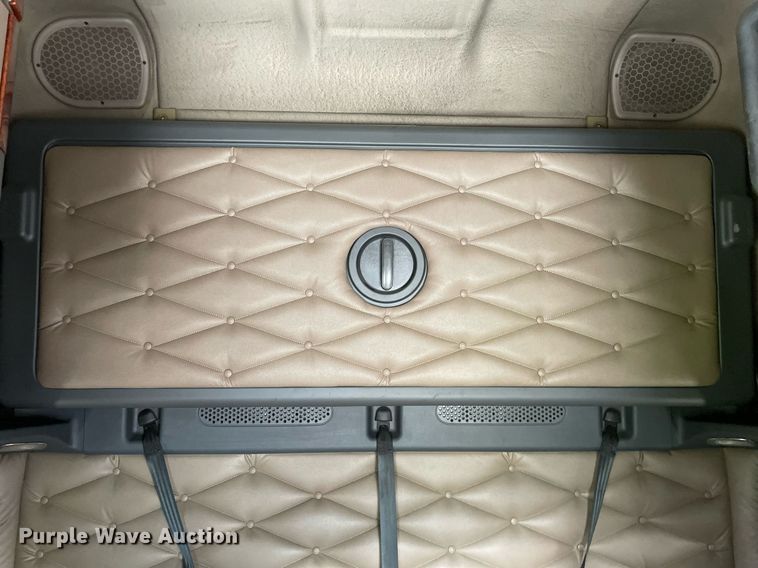 image for item LJ9689 2016 Freightliner Cascadia 125  semi truck