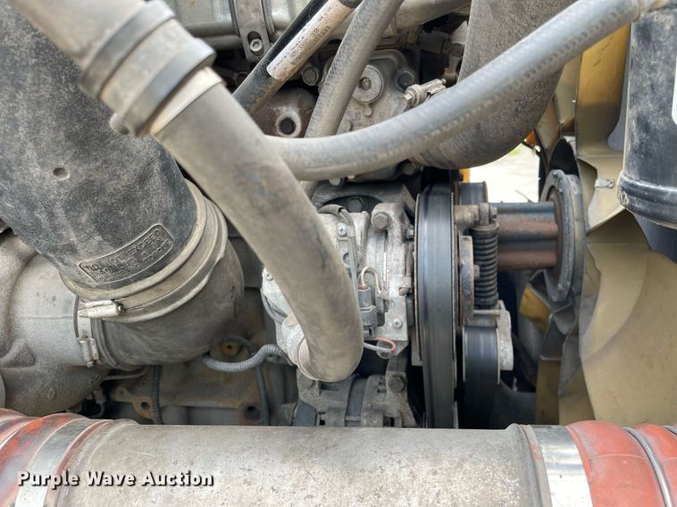 image for item LJ9689 2016 Freightliner Cascadia 125  semi truck