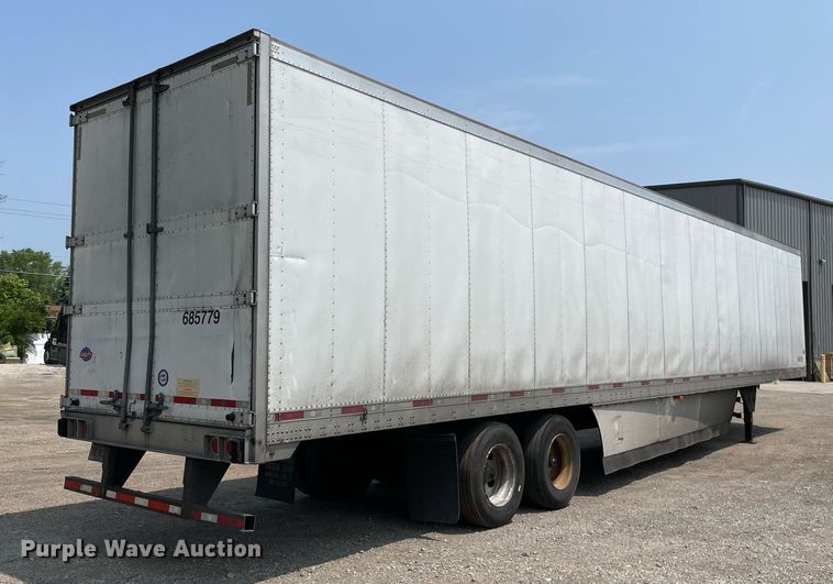 image for item LJ9691 2015 Utility  refrigerated van trailer