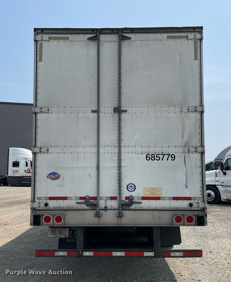 image for item LJ9691 2015 Utility  refrigerated van trailer