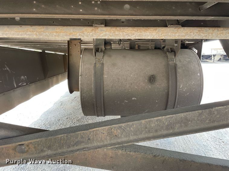 image for item LJ9691 2015 Utility  refrigerated van trailer