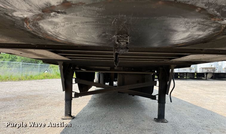 image for item LJ9691 2015 Utility  refrigerated van trailer