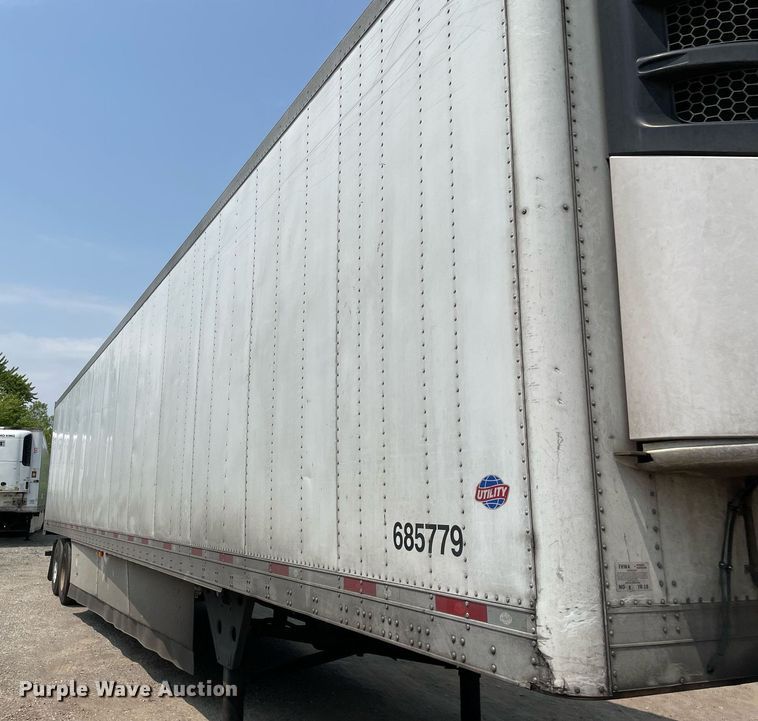 image for item LJ9691 2015 Utility  refrigerated van trailer