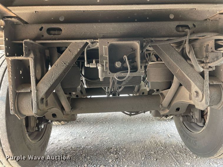 image for item LJ9691 2015 Utility  refrigerated van trailer