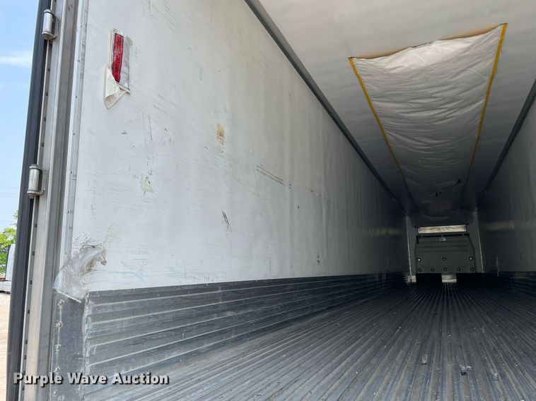 image for item LJ9691 2015 Utility  refrigerated van trailer