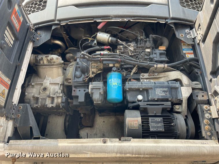 image for item LJ9691 2015 Utility  refrigerated van trailer