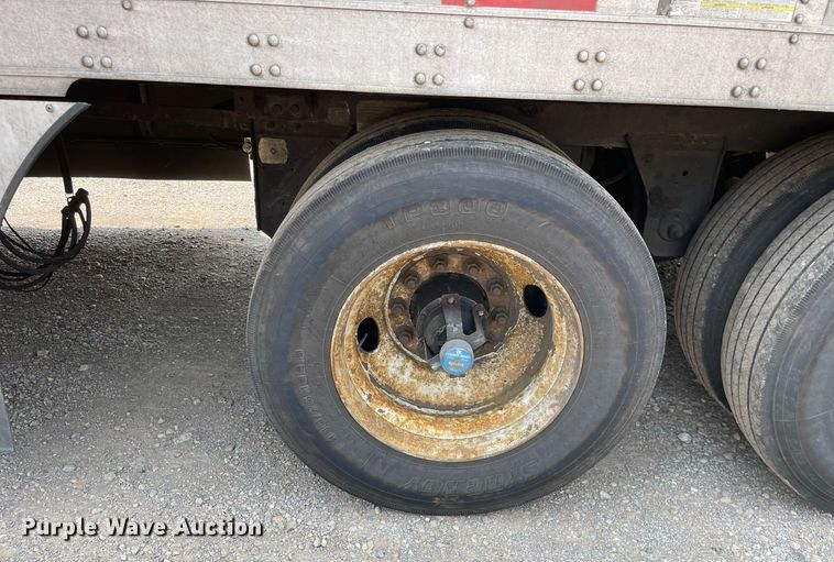 image for item LJ9691 2015 Utility  refrigerated van trailer