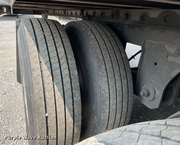 image for item LJ9691 2015 Utility  refrigerated van trailer