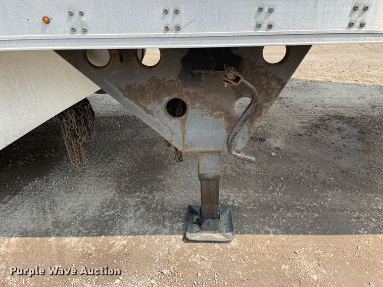 image for item LJ9695 2013 Utility VS2RA  refrigerated van trailer