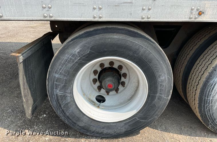 image for item LJ9695 2013 Utility VS2RA  refrigerated van trailer