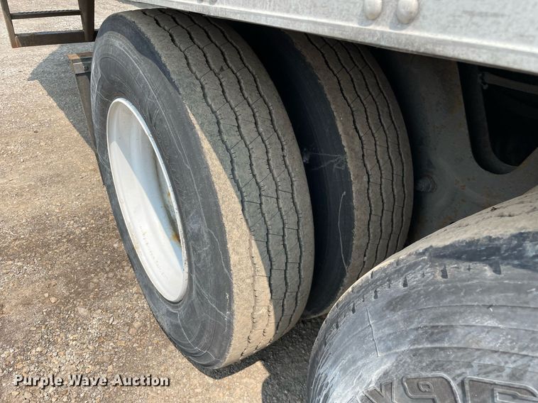 image for item LJ9695 2013 Utility VS2RA  refrigerated van trailer