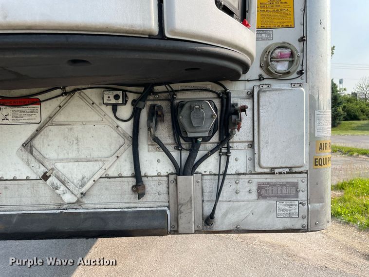 image for item LJ9696 2014 Utility  refrigerated van trailer