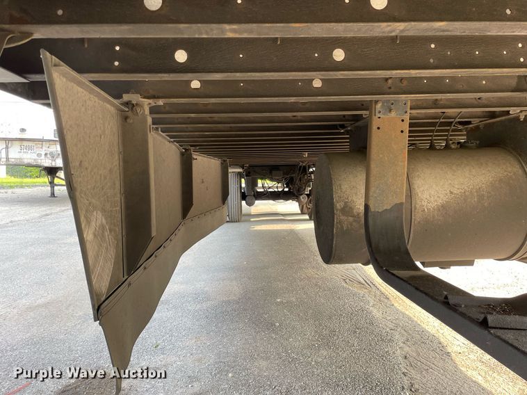 image for item LJ9696 2014 Utility  refrigerated van trailer