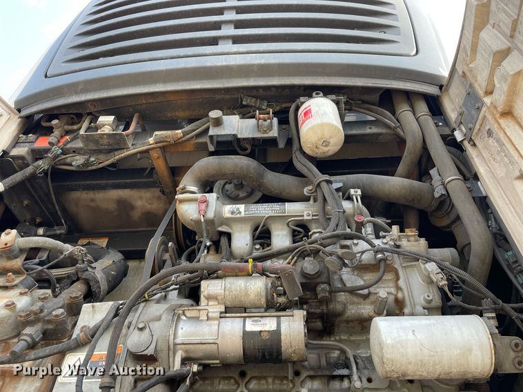 image for item LJ9696 2014 Utility  refrigerated van trailer