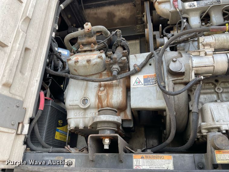 image for item LJ9696 2014 Utility  refrigerated van trailer