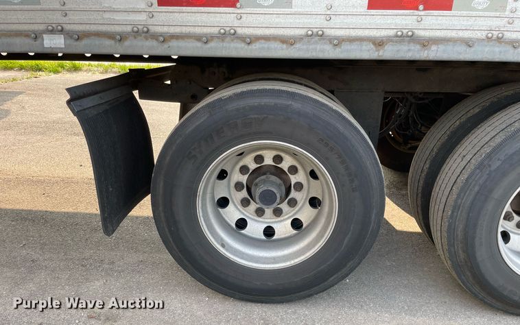 image for item LJ9696 2014 Utility  refrigerated van trailer