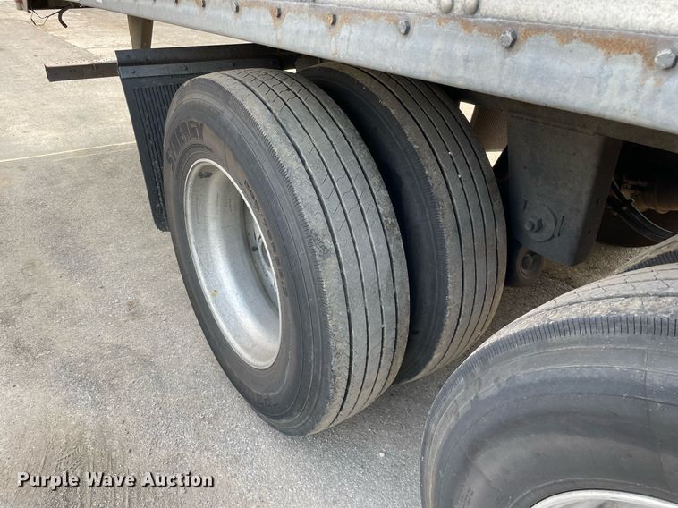 image for item LJ9696 2014 Utility  refrigerated van trailer