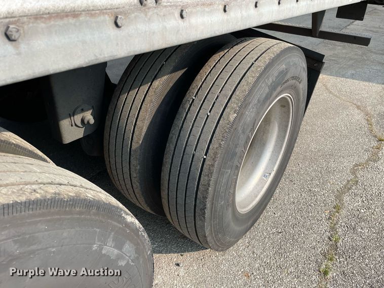 image for item LJ9696 2014 Utility  refrigerated van trailer