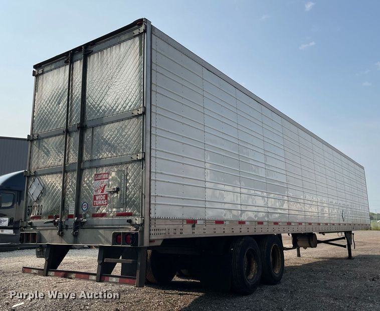 image for item LJ9697 2013 Utility  refrigerated van trailer