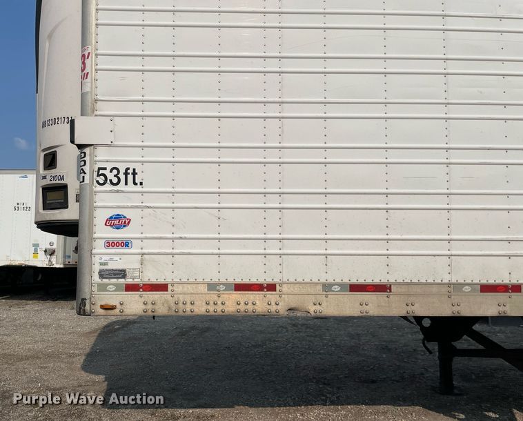 image for item LJ9697 2013 Utility  refrigerated van trailer