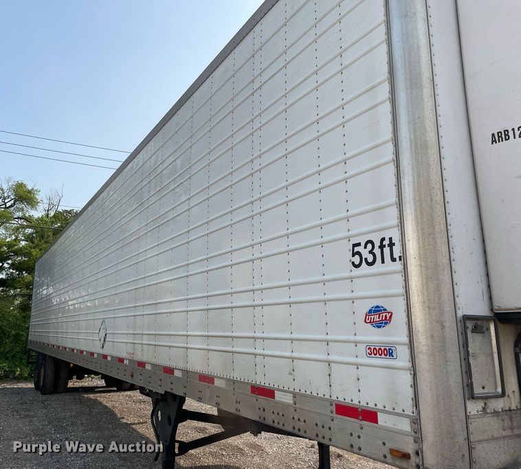 image for item LJ9697 2013 Utility  refrigerated van trailer