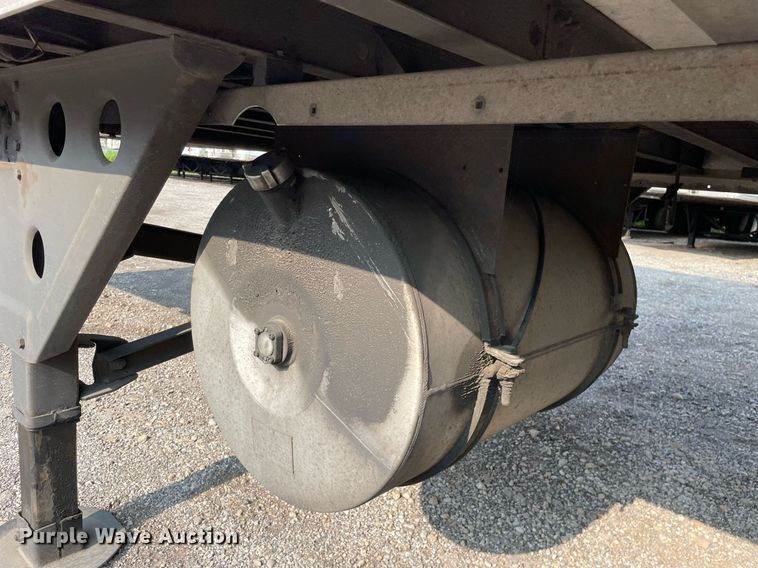 image for item LJ9697 2013 Utility  refrigerated van trailer