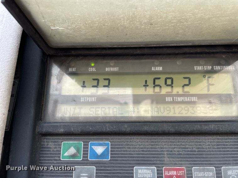 image for item LJ9697 2013 Utility  refrigerated van trailer