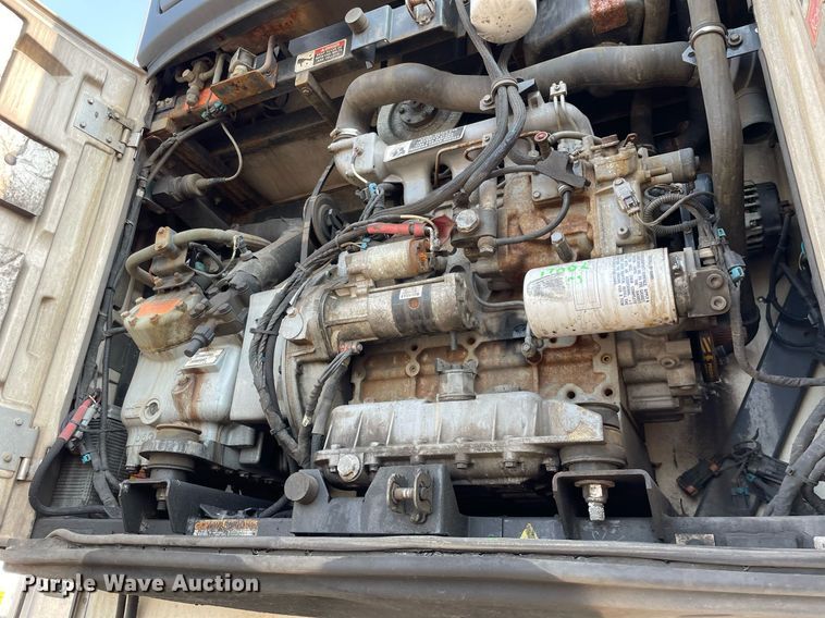 image for item LJ9697 2013 Utility  refrigerated van trailer