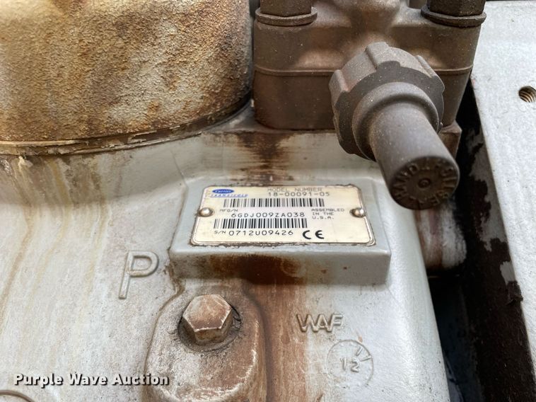 image for item LJ9697 2013 Utility  refrigerated van trailer