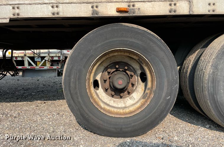 image for item LJ9697 2013 Utility  refrigerated van trailer