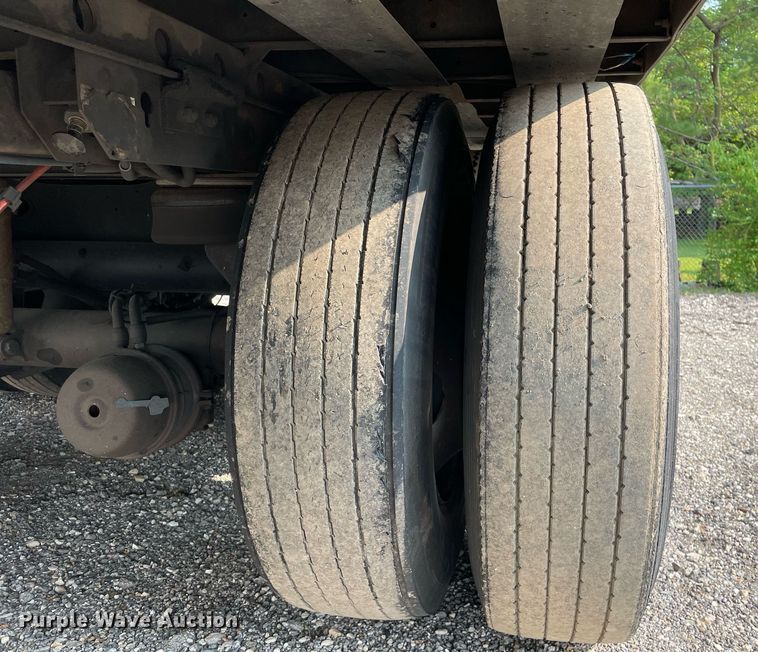 image for item LJ9697 2013 Utility  refrigerated van trailer