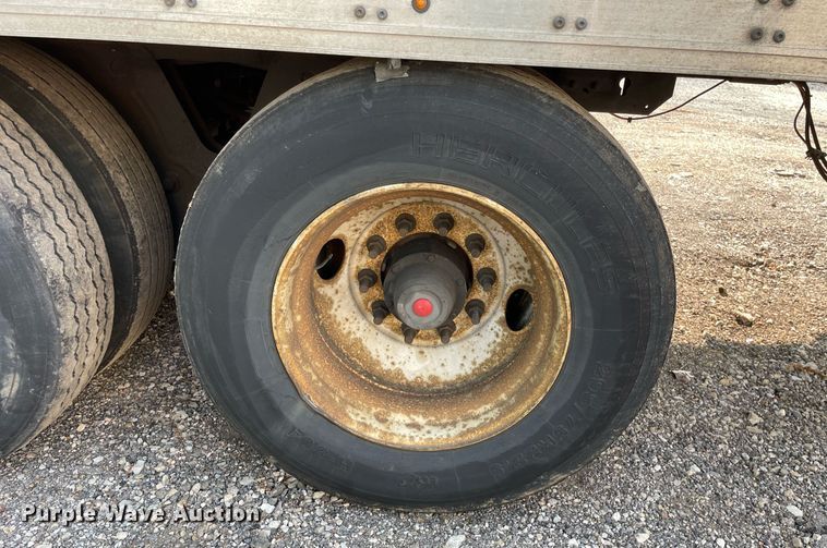 image for item LJ9697 2013 Utility  refrigerated van trailer