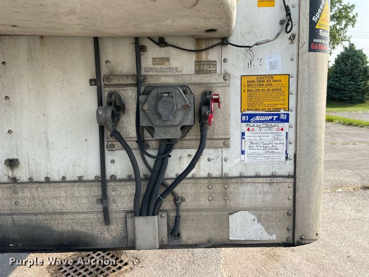 image for item LJ9698 2013 Utility  refrigerated van trailer