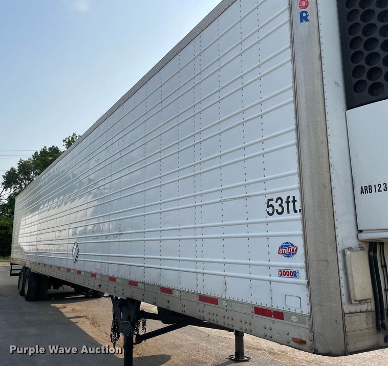 image for item LJ9698 2013 Utility  refrigerated van trailer