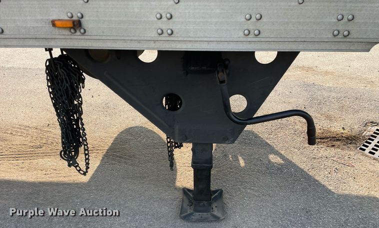 image for item LJ9698 2013 Utility  refrigerated van trailer