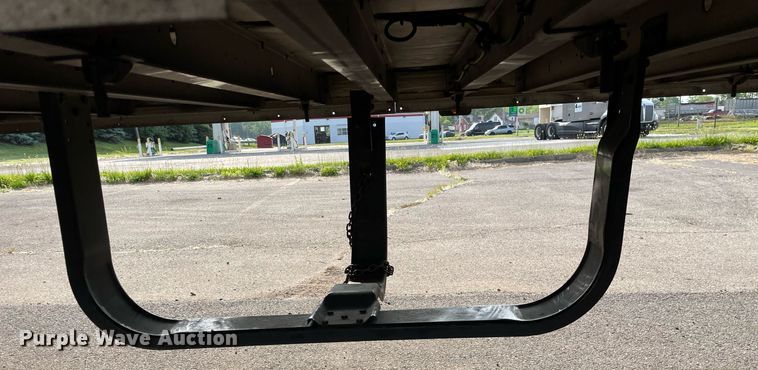 image for item LJ9698 2013 Utility  refrigerated van trailer