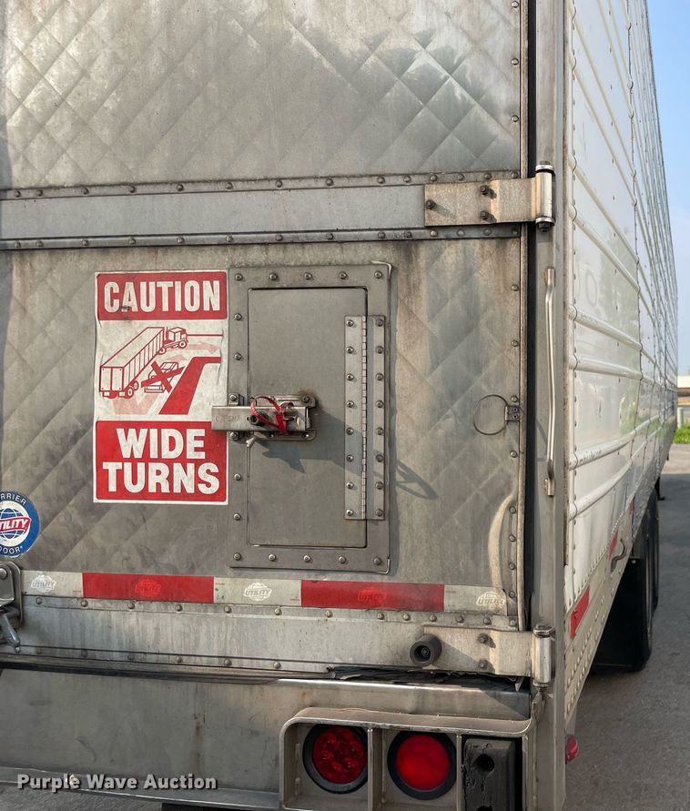 image for item LJ9698 2013 Utility  refrigerated van trailer