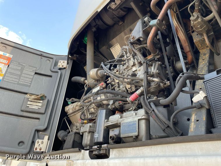 image for item LJ9698 2013 Utility  refrigerated van trailer