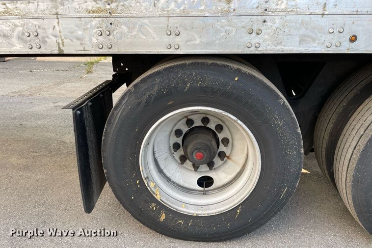 image for item LJ9698 2013 Utility  refrigerated van trailer