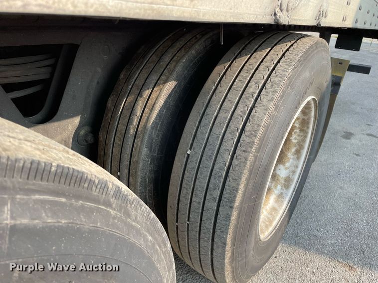 image for item LJ9698 2013 Utility  refrigerated van trailer