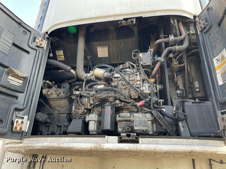 image for item LJ9699 2013 Utility  refrigerated van trailer