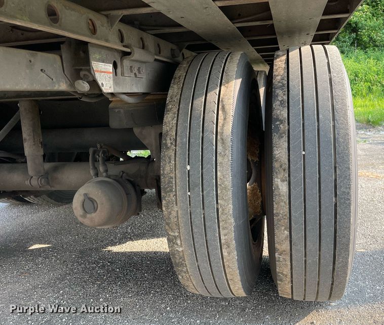 image for item LJ9699 2013 Utility  refrigerated van trailer