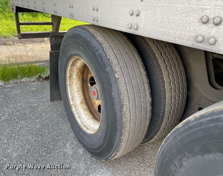 image for item LJ9699 2013 Utility  refrigerated van trailer