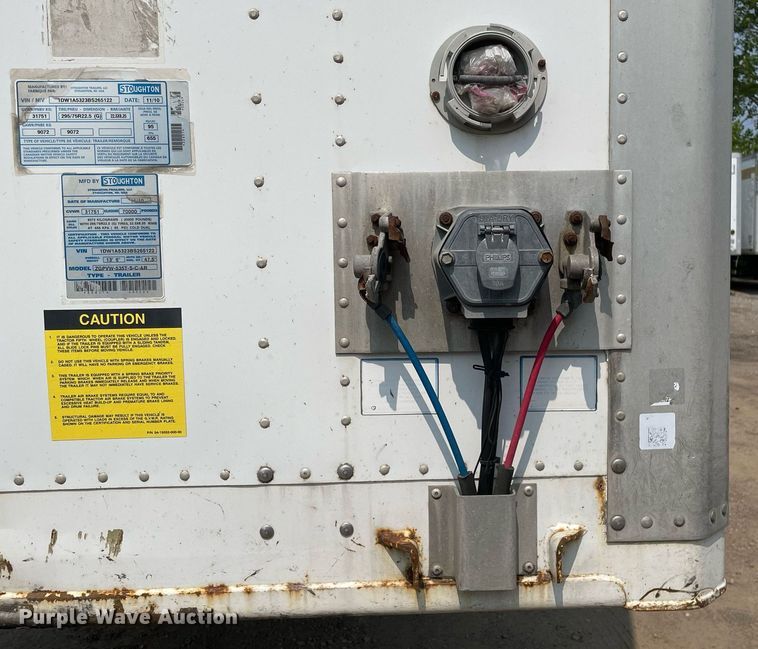 image for item LJ9701 2011 Stoughton ZGPVW-535T-S-C-AR  dry van trailer